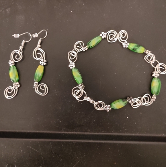 Handcrafted glass bead and silver bracelet and ear - Picture 1 of 2